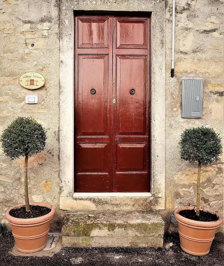 B&B Antique Maison ソアーヴェ 0*,  イタリア