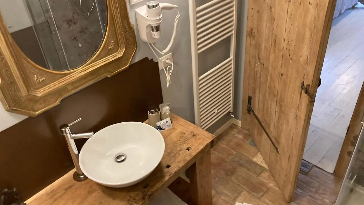 B&B Antique Maison Soave  İtalya